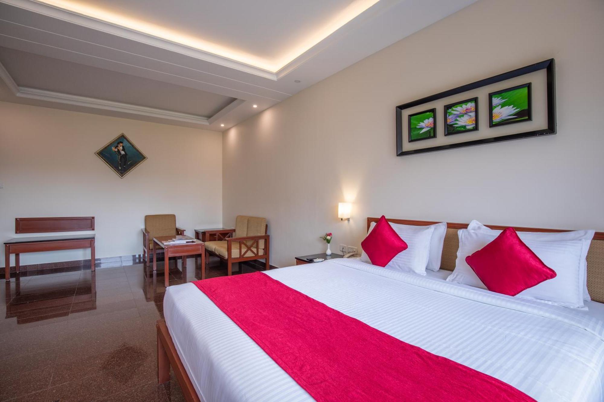 Hotel Jenneys Residency 4*