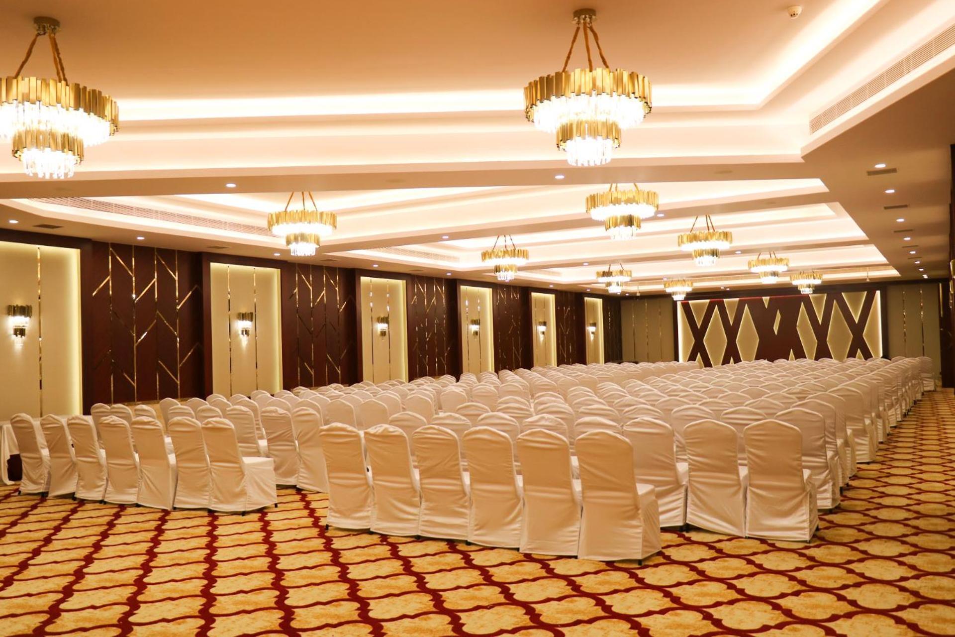 Jenneys Residency Hotel 4*