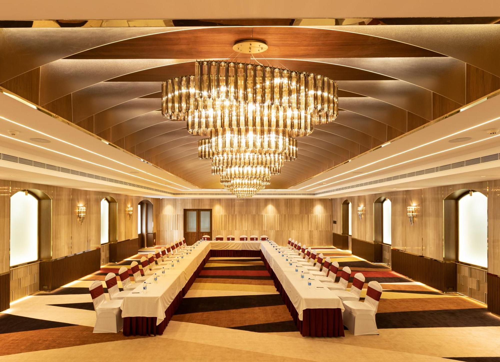 Jenneys Residency Hotel